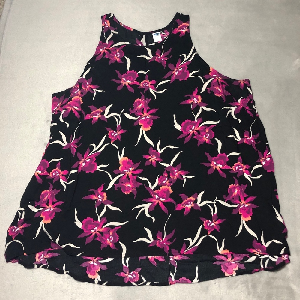 Tank with purple flowers